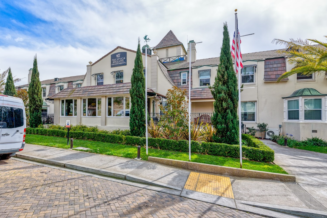 image of Pacifica Senior Living Oakland Heights